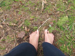 Earthing photo - bare feet on the ground